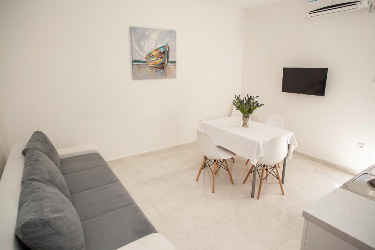Apartment Katarina โนวาลยา ภายนอก รูปภาพ